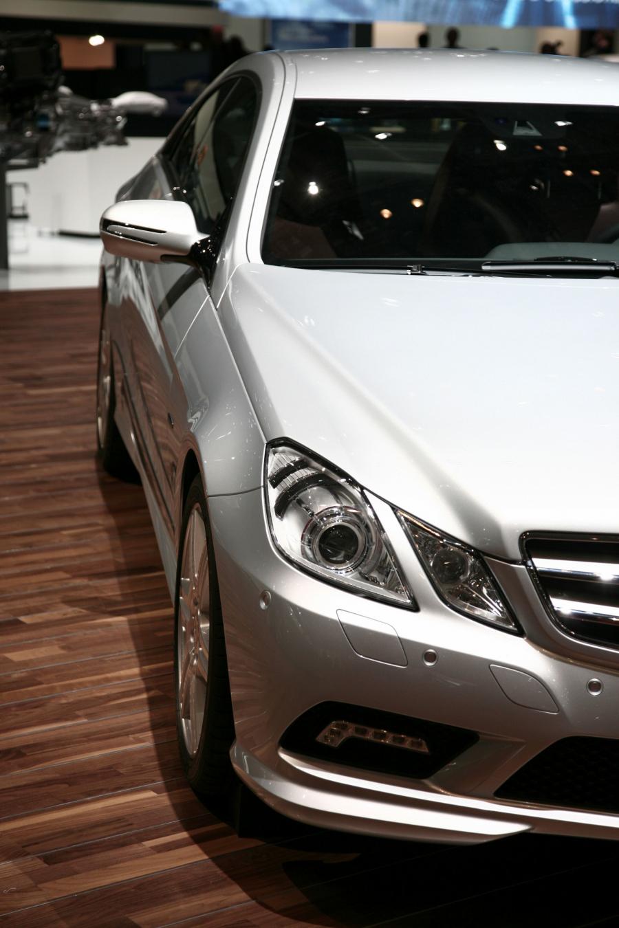  Mercedes-Benz E-Class Coupe 2010 года  (фото 21 из 84)